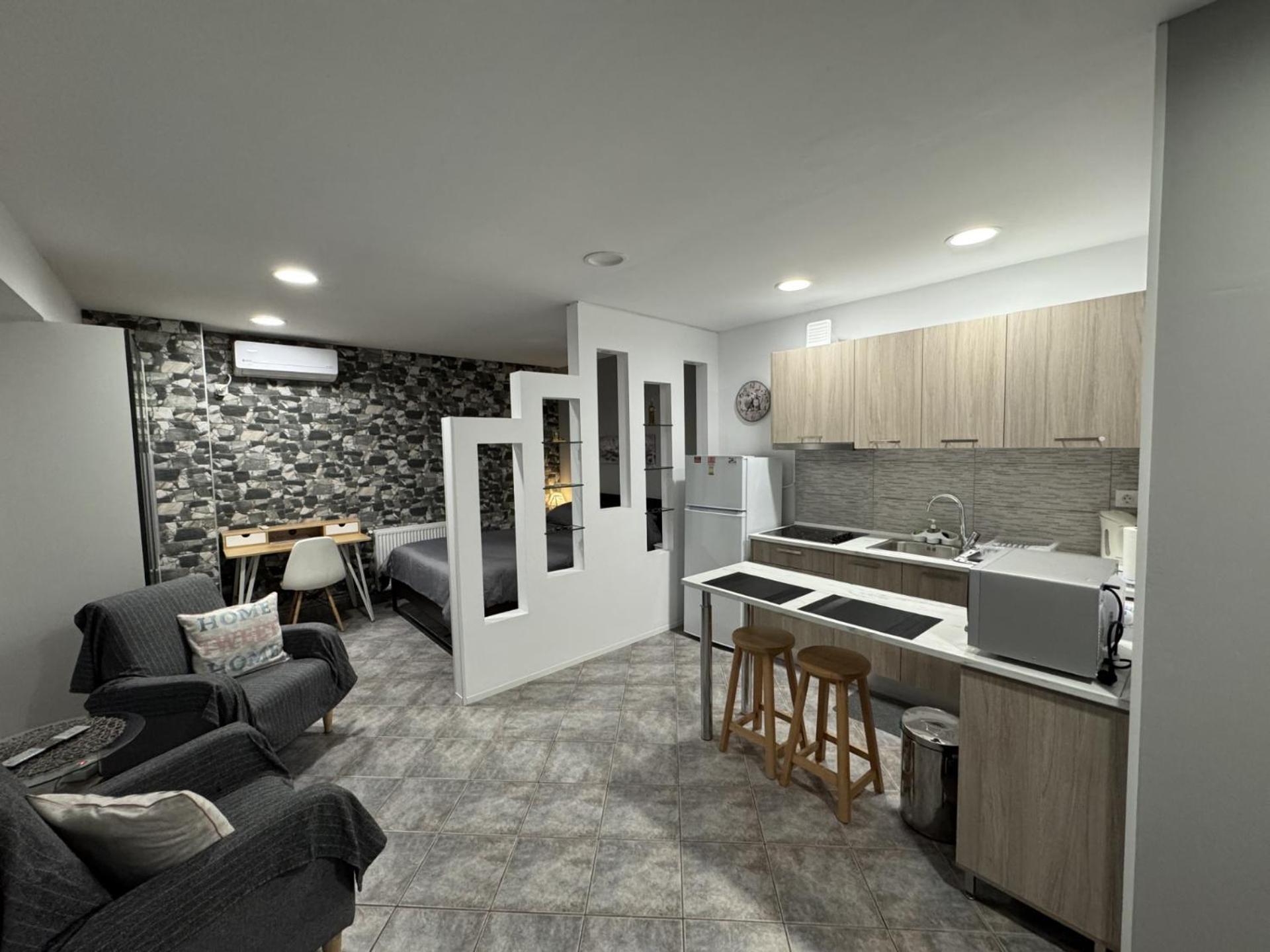 Aphrodite Studio Near Athens Floisvos Marina Εξωτερικό φωτογραφία