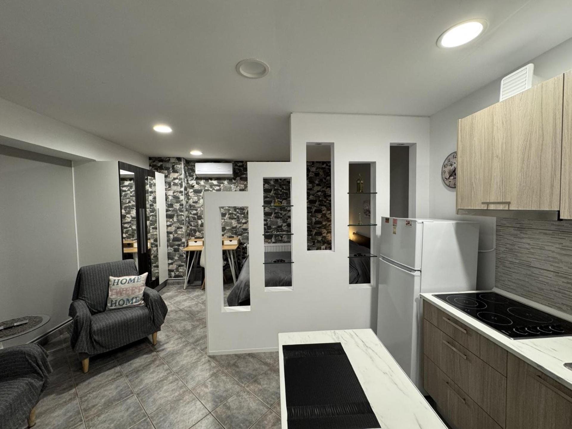 Aphrodite Studio Near Athens Floisvos Marina Εξωτερικό φωτογραφία