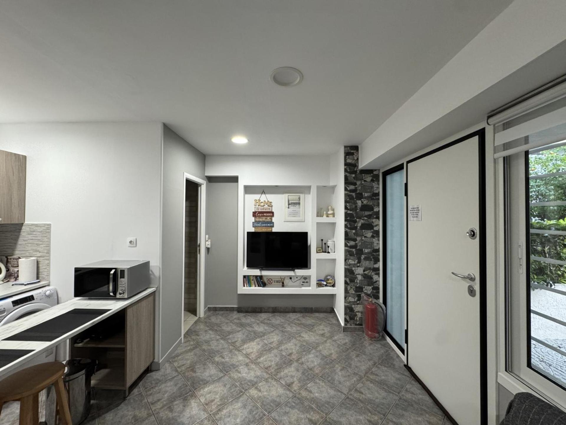 Aphrodite Studio Near Athens Floisvos Marina Εξωτερικό φωτογραφία